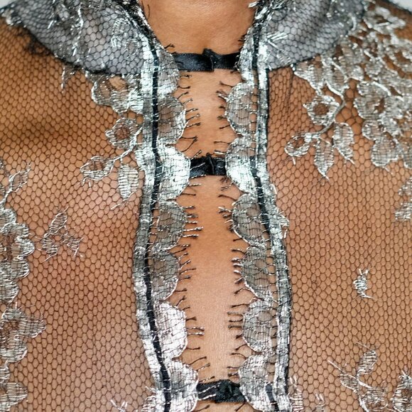 Silver and Black Eyelah Lace Snap-Up Blouse - Size Medium - Picture 5 of 8
